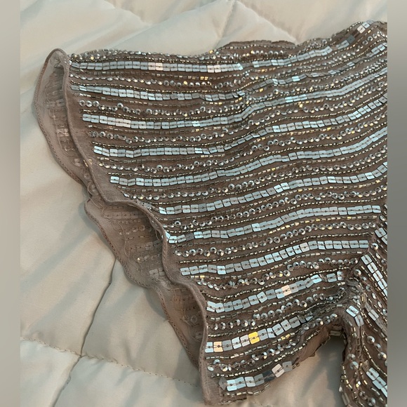- Parker Silver Sequin Beaded  Blush Silk Blouse L - Picture 7 of 12